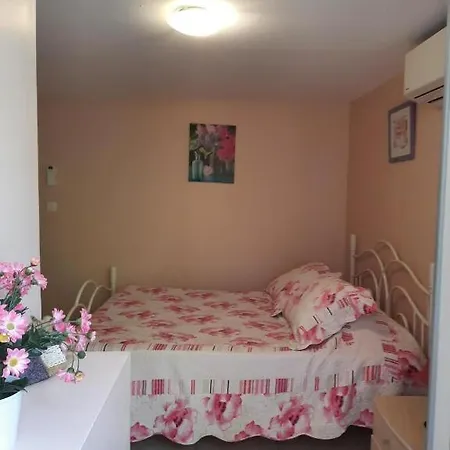 Bed & Breakfast Village 3*